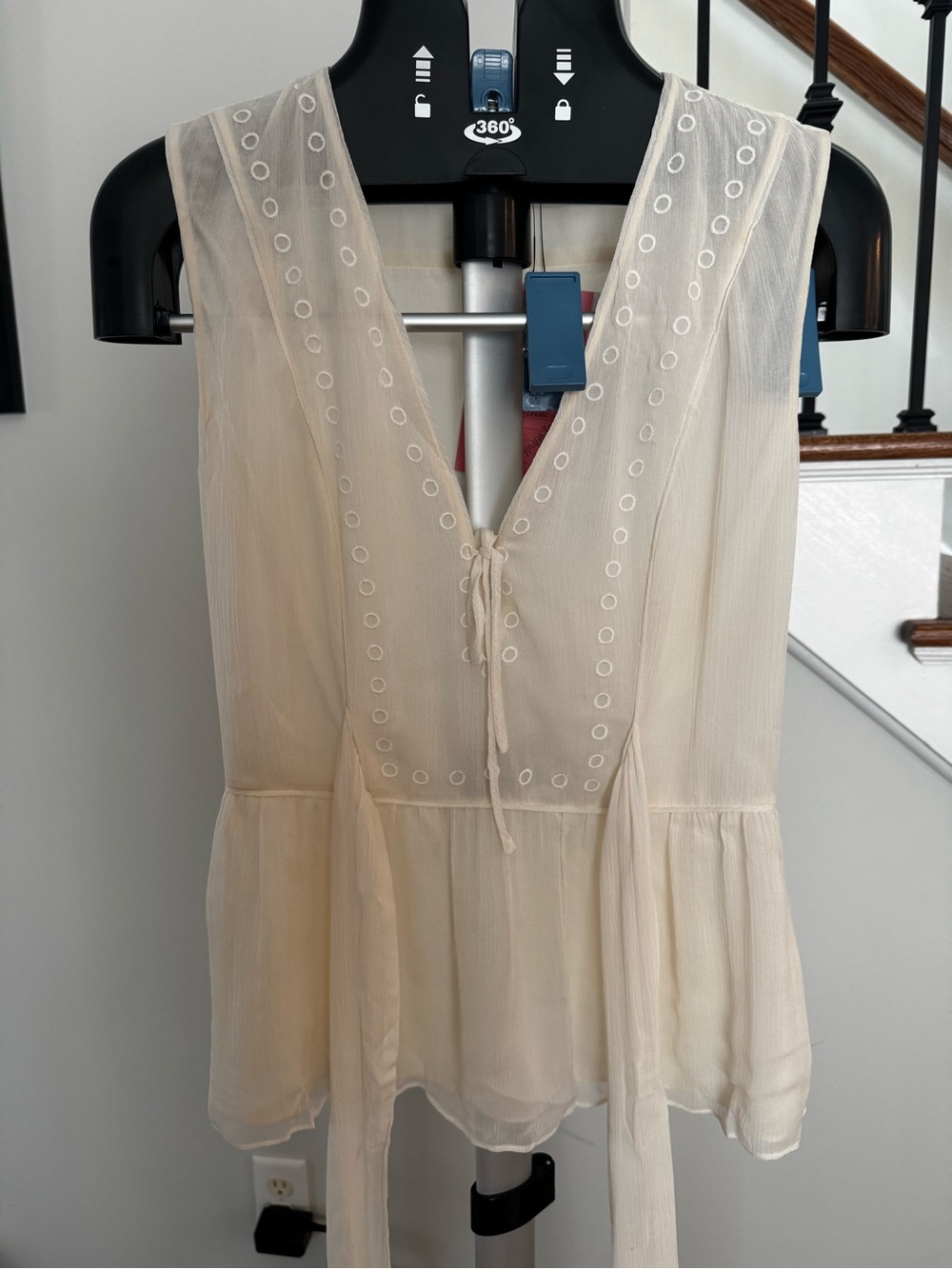 Diane Von Furstenberg Silk Cream Eyelet Tie-Front Peplum Tunic Size 6